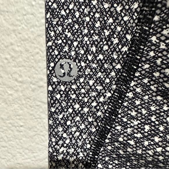 Lululemon Tight Stuff Crop II (15") SZ 4 - Picture 12 of 14